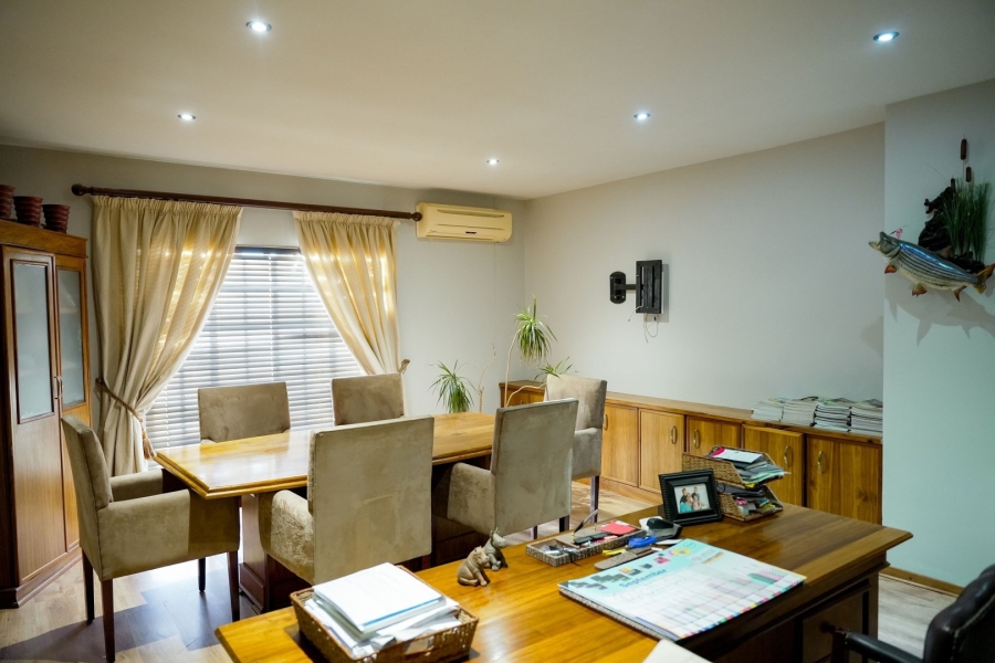 4 Bedroom Property for Sale in Wilkoppies North West